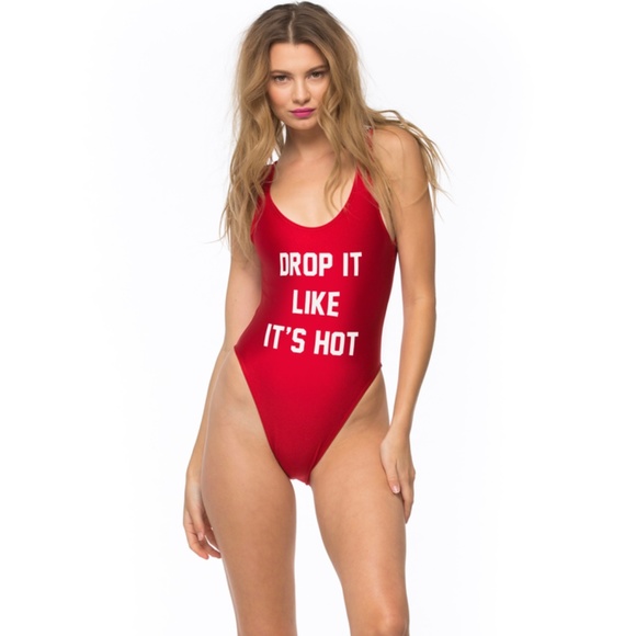 Brand New - In original sealed packaging - DROP IT LIKE IT'S HOT - One Piece - Picture 2 of 3